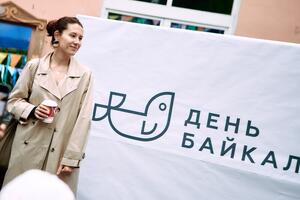 На набережной Иркутска появились мини-барельефы с обитателями Байкала