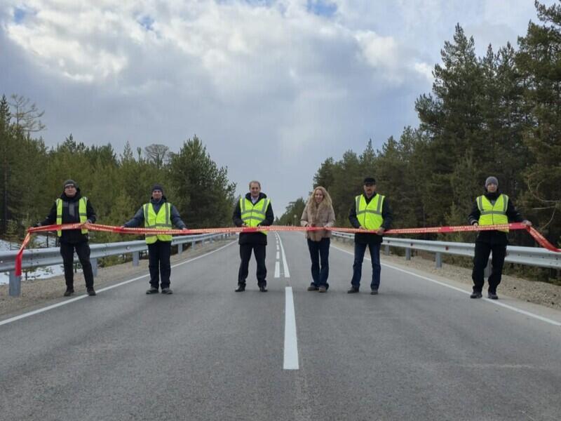 На Ольхоне спустя 1,5 года заасфальтировали дорогу от Хужира до Харанцов