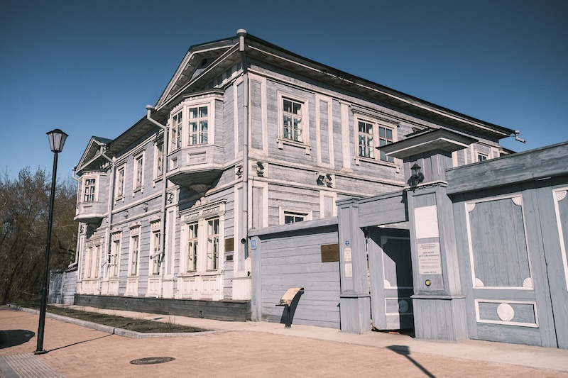 На выставке будут представлены старинные платья, которые еще не вошли в коллекцию музея! Фото: Первый Байкальский